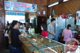 Omset Penjualan Batu Perhiasan di Ketapang Meningkat