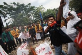 Di Kampus UMRAH tanjungpinang mahasiswa usir polisi