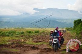 TAMAN NASIONAL GUNUNG TAMBORA Page 1 Small