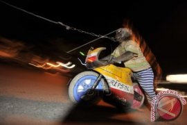 TOPENG MONYET MAKASSAR Page 3 Small