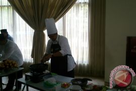 Menag ikut lomba masak nasi goreng di Hari Kartini