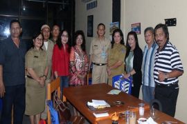 Sendoh ketua panitia reuni angkatan 77 SMA 2 