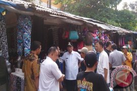 Wawako Temukan Pratek Jual-Beli TPS Kebon Kembang 