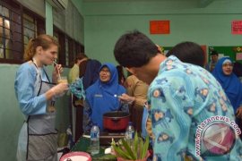 Mahasiswa Amerika Mencicipi Dawet