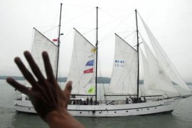 Joy Sailing KRI Arung Samudera