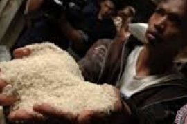 Disperindag-Bulog Dumai Sidak Peredaran Beras Sintetis