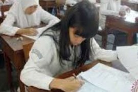 Dua Siswa Kuansing Ikut UN Susulan