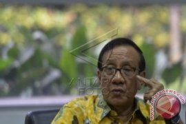 Akbar Tandjung Sedih Golkar Ribut Terus
