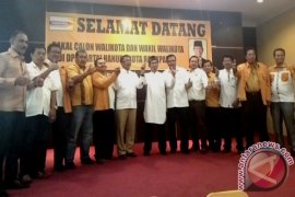 Pasangan Rizal-Rahmad Daftar Ke Partai Hanura Balikpapan 