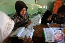 POLWAN MENGAJAR BACA ALQURAN Page 1 Small