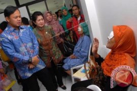 Menkes Ajak Swasta Entaskan Katarak Di Indonesia 