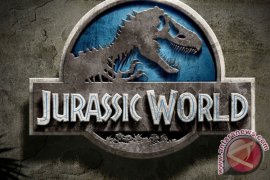 "Jurassic World" Bertahan di Puncak Box Office