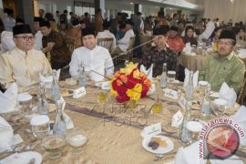 Novanto Suguhkan Bakmi Citro Solo untuk Presiden Jokowi