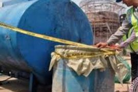 Polresta Pekanbaru Gerebek Gudang Penimbunan Minyak Tanah