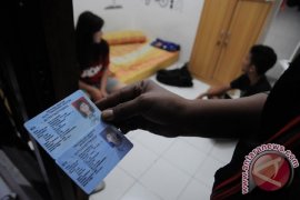 Dua pasang muda-mudi terjaring razia di kos-kosan Labuhan Haji Lotim
