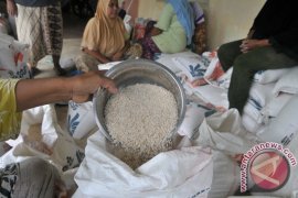 Warga Aceh Singkil tolak beras Raskin