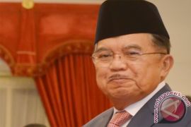 VP reports domestic situation to President Jokowi after return from Paris
