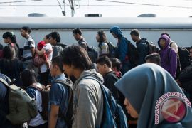 Kedatangan penumpang KA ke Jakarta masih tinggi