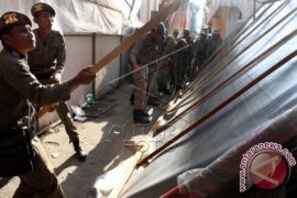 Satpol PP Lhokseumawe tertibkan gang pertokoan tertutup