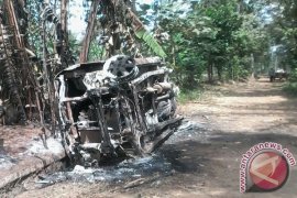 Mobil polisi dibakar  Page 1 Small