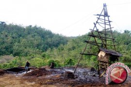  Bupati Bojonegoro hentikan produksi minyak Blok Cepu