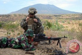 Marinir Indonesia-Amerika Berlatih Menembak