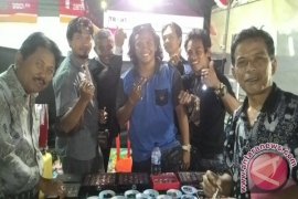 Penjual Batu Akik Singaraja Beromzet Puluhan Juta