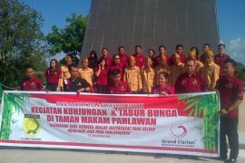 Grand Clarion Fasilitasi Veteran Menginap dan ziarah ke TMP