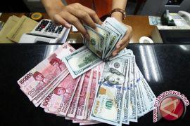  Investor tahan diri, rupiah melemah jadi Rp14.003