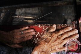 Kapasitas Produksi Perajin Songket Sawahlunto 70.224 Lembar
