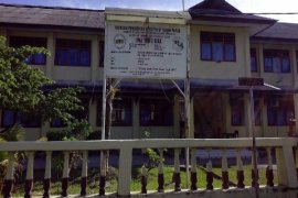 Kepala SMA YPK 2 Biak raih "Indonesia Figure Education Award 2015"