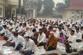 Warga Pekanbaru Gelar Salat "Istisqa"