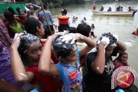 Cara Keramas Yang Baik Versi Alfons