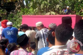 TKI Korban Kapal Tenggelam Asal Jember Dapat Santunan BNP2TKI