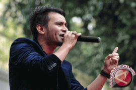  Judika pimpin "Indonesia Raya" di konser Bon Jovi