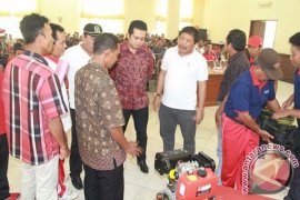 Pemkab Jembrana Bantu Ratusan Mesin Tempel Nelayan