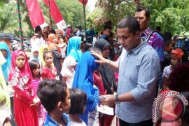 Andar Amin Harahap Santuni Anak Yatim 