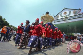 Gunungan Keraton Page 1 Small