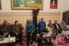  November Groundbreaking Pembangunan Rel Kereta Api