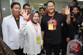 Soekarwo Lantik Nurwiyatno sebagai Pejabat Walikota Surabaya 