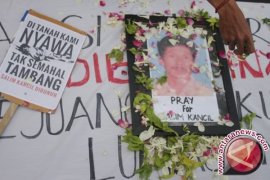 20 Pengacara Dampingi Kasus Salim Kancil