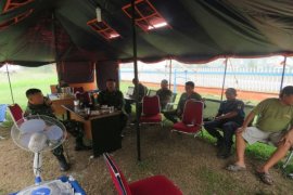 Danyonif 642/Kps Kunjungi Posko Penanggulangan Bencana Asap