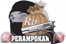 Perampok bersenpi gasak Rp100 juta gaji karyawan 