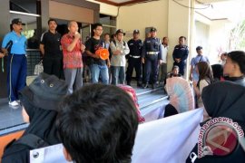 Aksi Solidaritas Salim Kancil