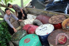 Minyak Mentah Ilegal Diamankan