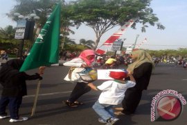 Fatayat NU Jember Kumpulkan Koin Tambang Pasir Lumajang