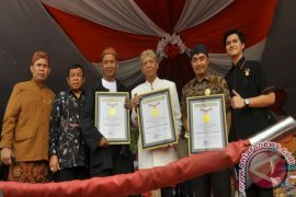 Makan Telur Puyuh Pecahkan Rekor MURI