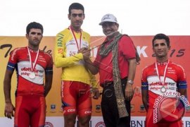 Arvin Moazemi Juarai Tour de Singkarak