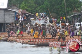 Pemkab undur Festival Asmat guna menghindari gesekan pilkada