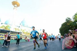Pelari Kenya Kuasai  "Banyuwangi International Run"